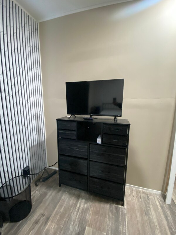 Building Photo - 325 Robin Ln