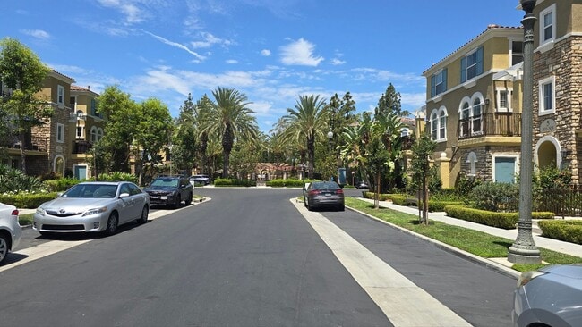 Building Photo - 308 Terra Bella