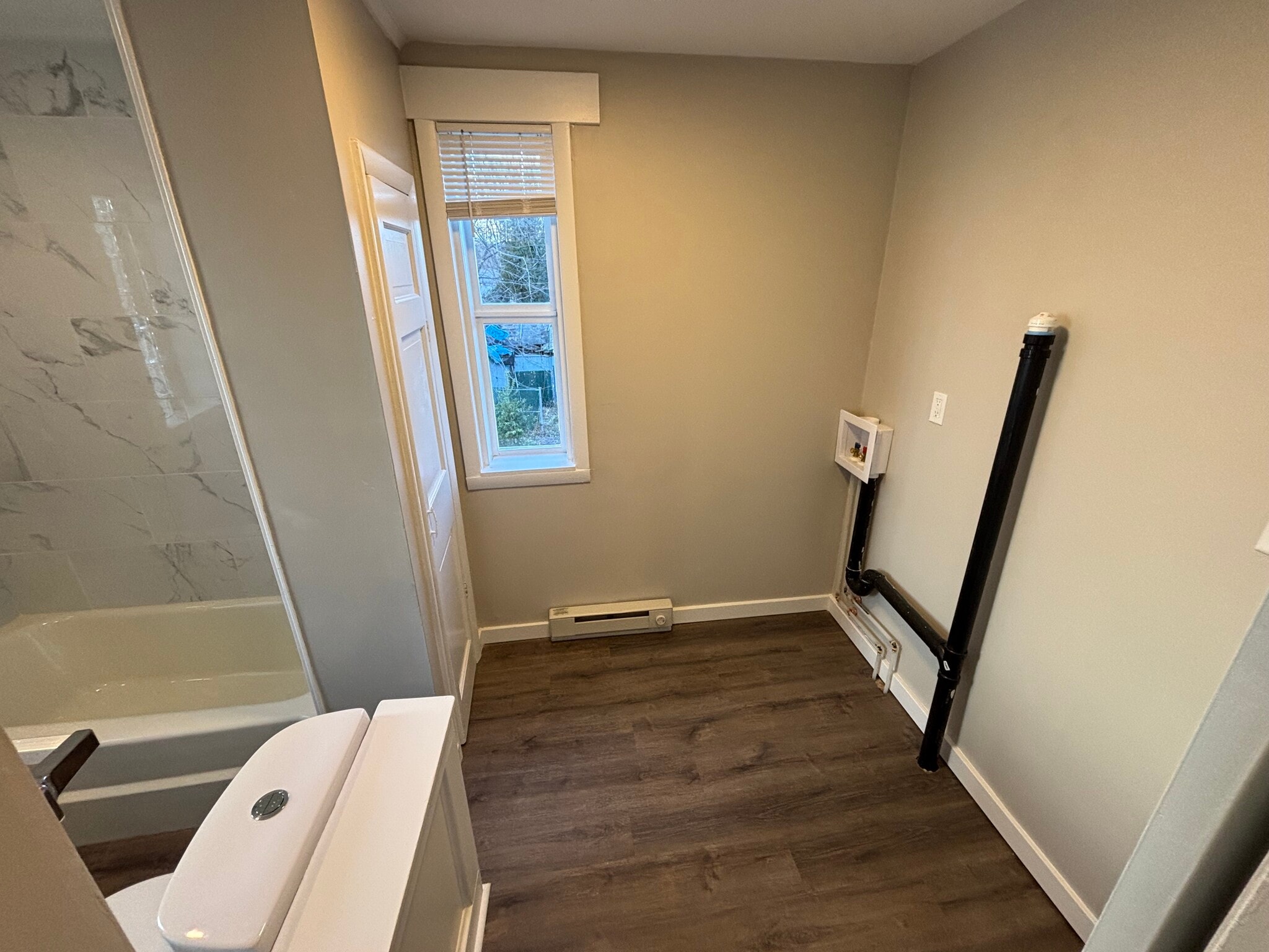 Building Photo - 77 Ferry St