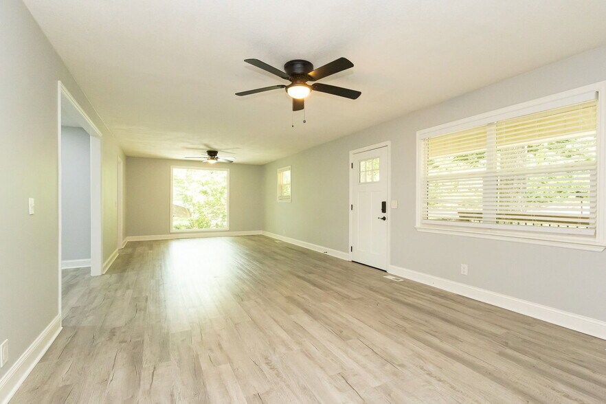 Building Photo - 405 Dempsey Ln