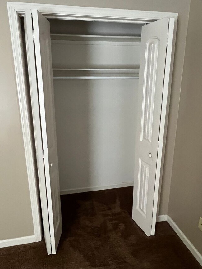 Building Photo - Country Living at it's best