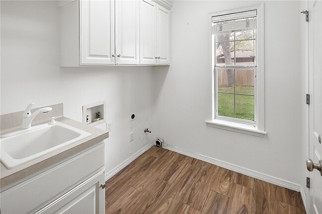 Building Photo - 3209 Salzburg Ct