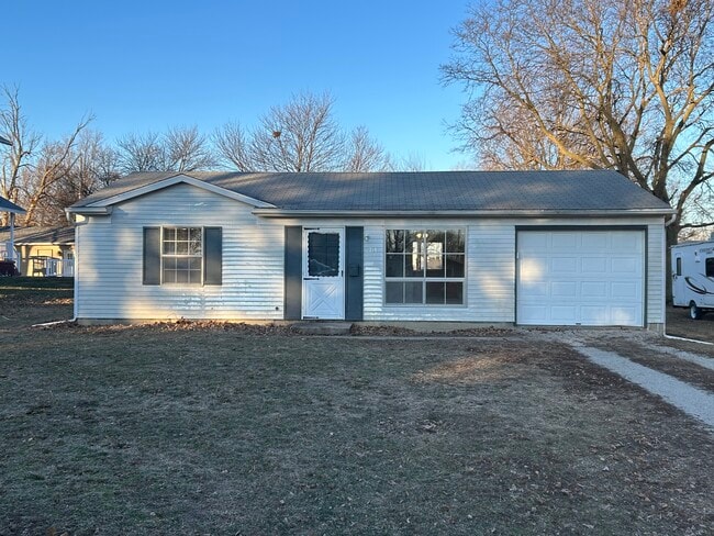 Building Photo - 214 S 4th Ave