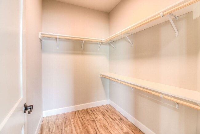 Building Photo - GorgeousBuilt Home in West Valley