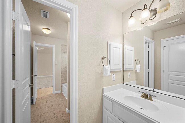 Building Photo - 10907 Lombardia Ct