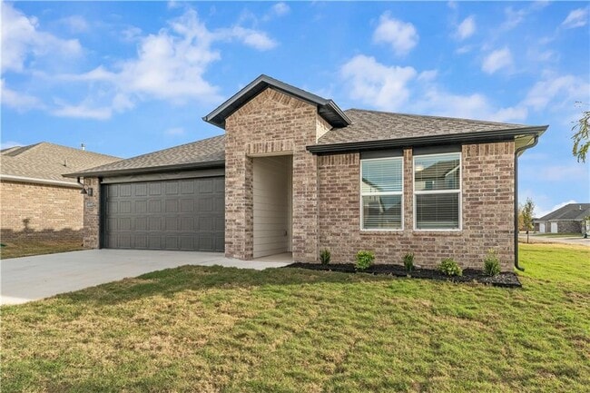 Building Photo - 4695 W Aurora St