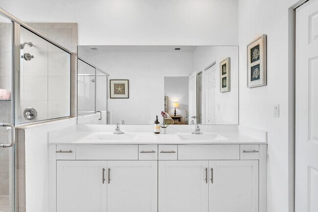 Building Photo - 4668 Banker Terrace