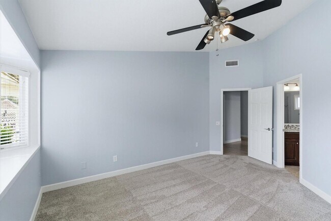 Building Photo - 4221 E Everett Dr