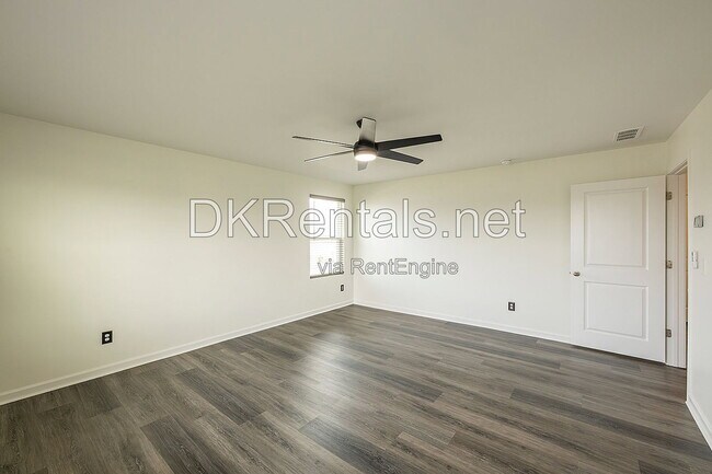 Building Photo - 126 Verona Dr NW