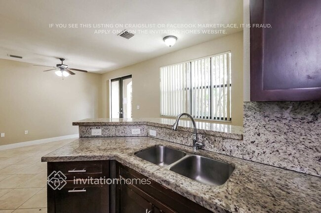 Building Photo - 3720 SW 69th Ave