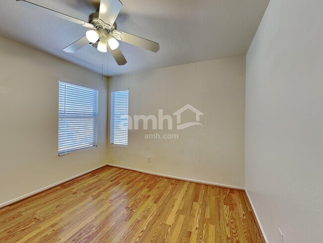 Building Photo - 15905 W Saguaro Ln