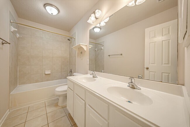 Building Photo - 18106 Linden Forest Ln