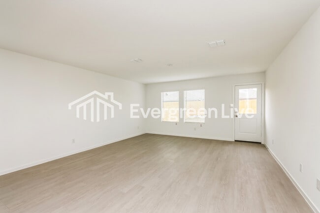 Building Photo - 1625 Sparrow Hawk Rd