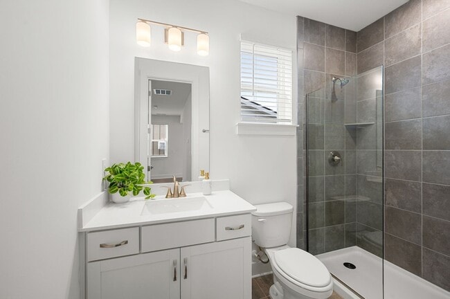 Building Photo - 3040 Poplar Farms Dr