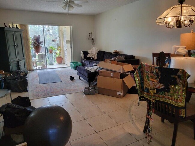Building Photo - 2828 Casita Way