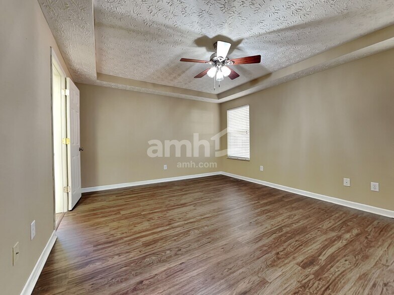 Building Photo - 1324 Hunters Way Ct