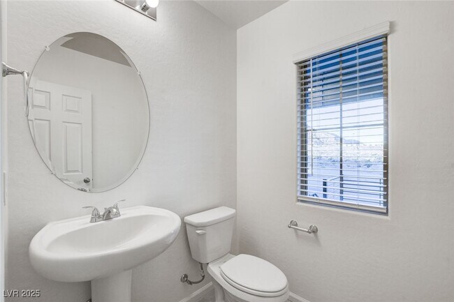 Building Photo - 11680 Hamilton Lk Ave