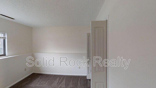 Building Photo - 445 W Van Buren St