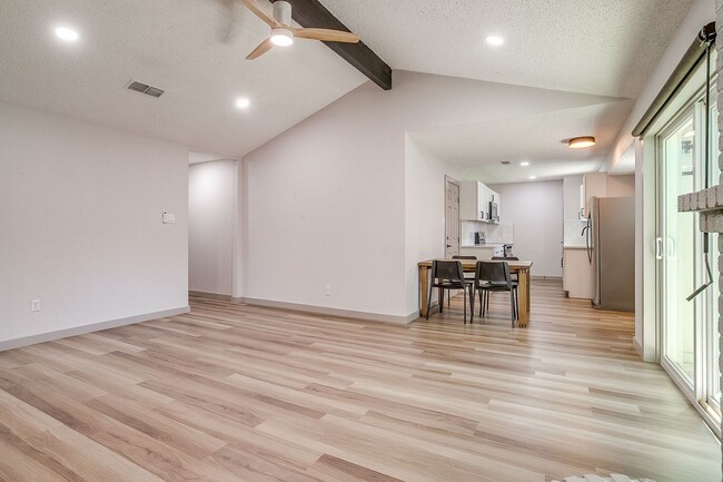 Building Photo - Amazing Modern- 3 Bedroom, 2 Bath Ready for New Tenants- Burleson ISD- 76028