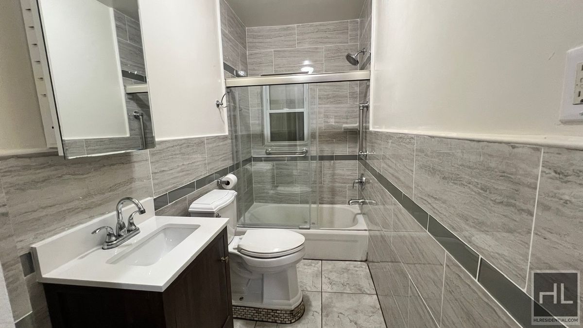 Building Photo - 718 E 39th St