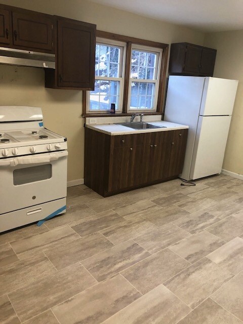 Building Photo - 303 Park Ave