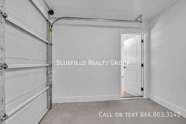 Building Photo - 72 Blackstock Rd