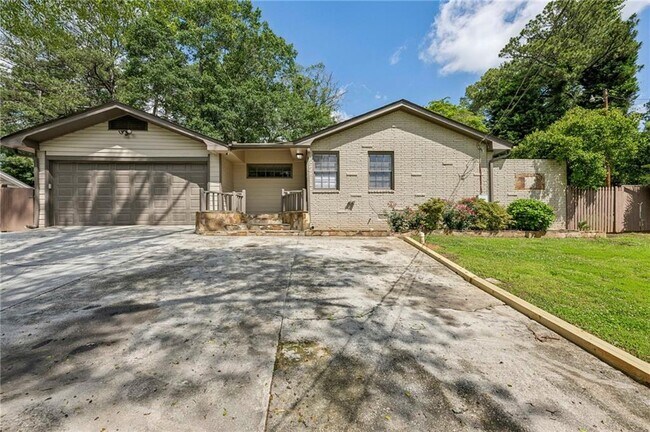 Building Photo - 2762 Dresden Dr