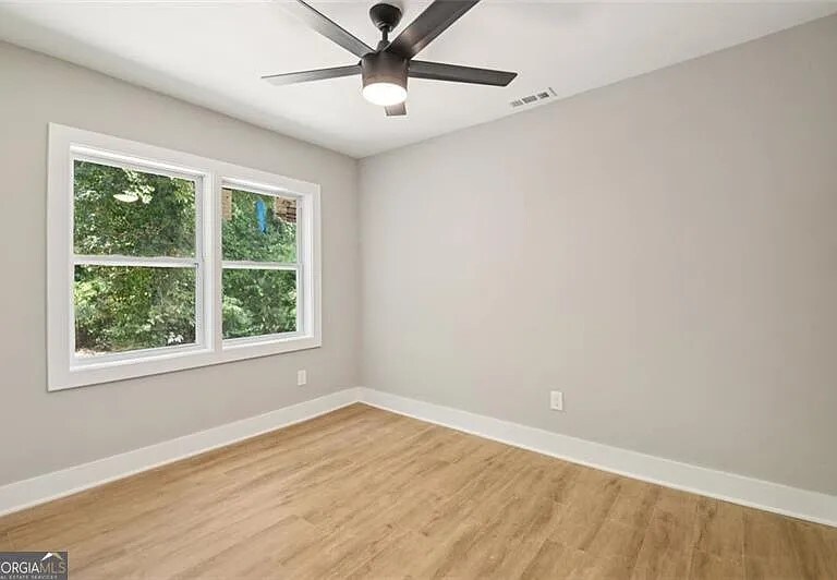 Building Photo - Room in House on Diana Dr SW