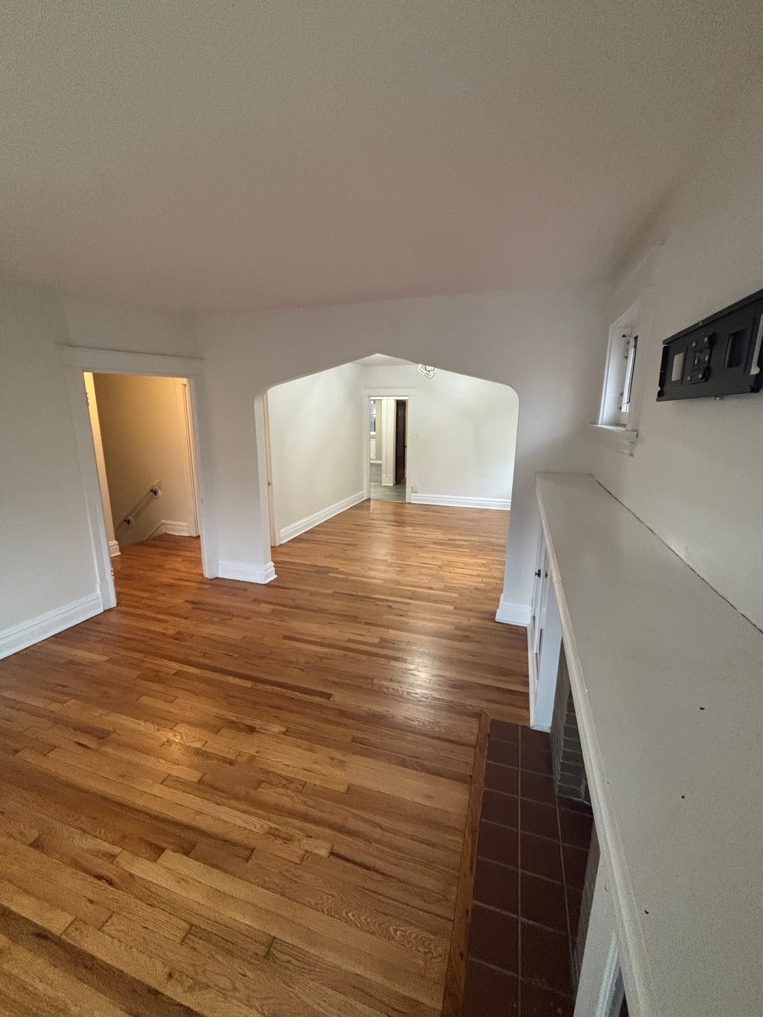 Building Photo - 5054 Winona Ave