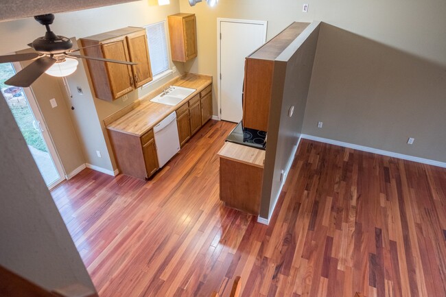Building Photo - Charming 3-Bedroom Home with Stunning Pike...