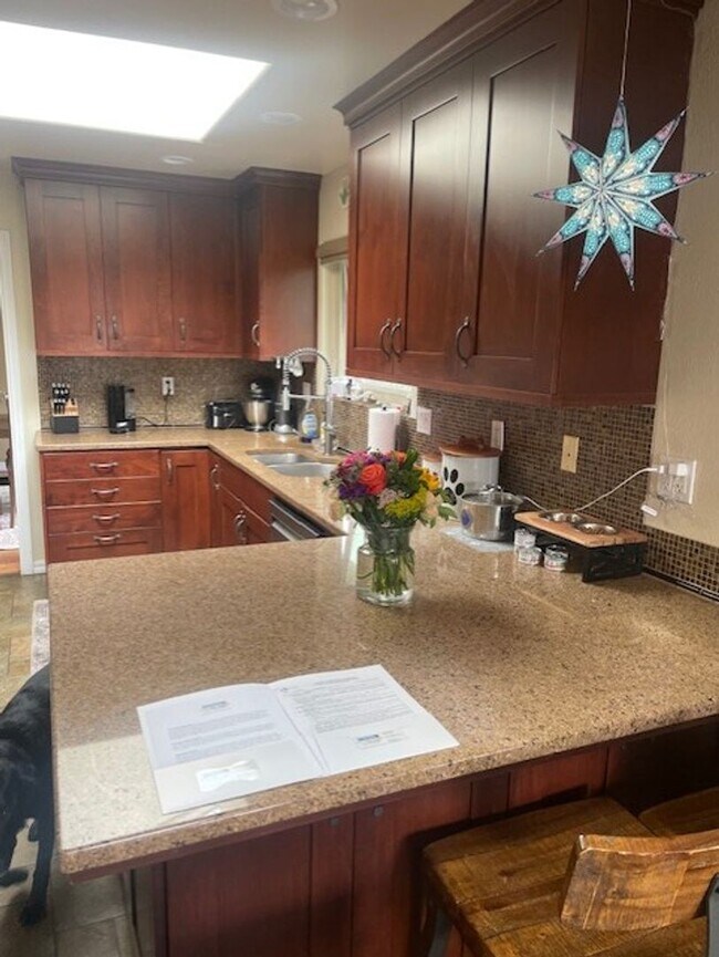 Building Photo - Charming 3 Bedroom 2.5 Bath home in Pismo Heights