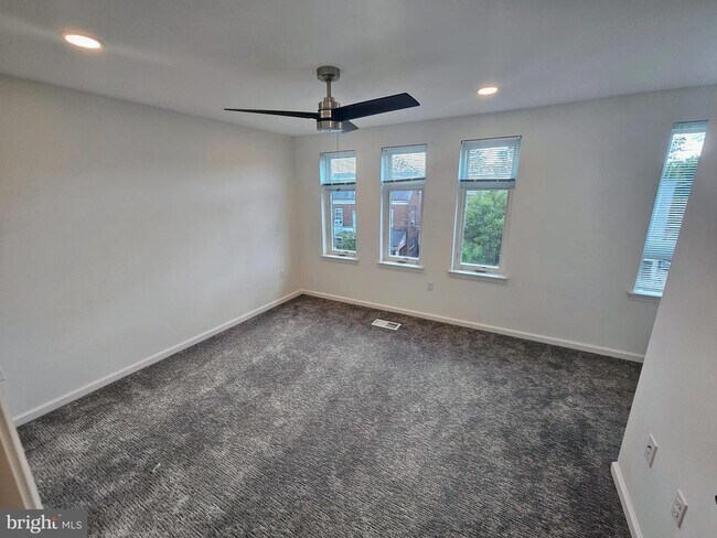 Building Photo - 200 Hamilton Ave