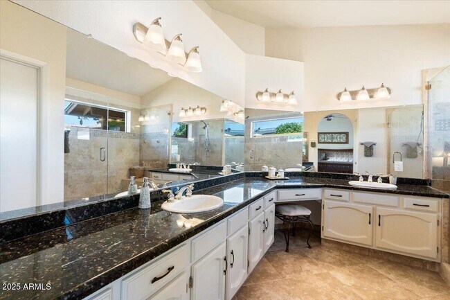 Building Photo - 8894 E Sheena Dr