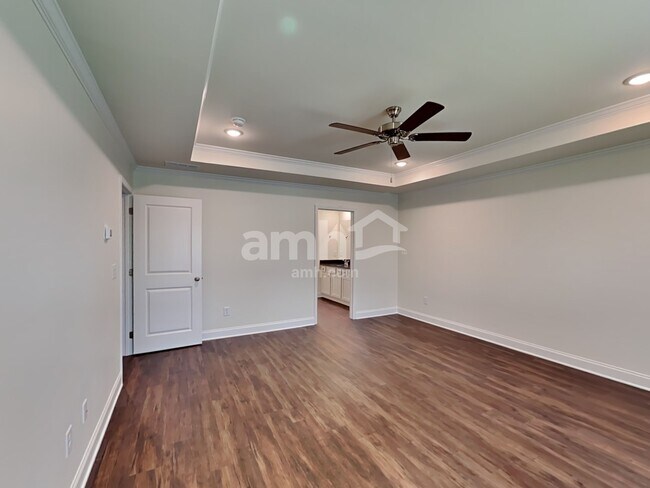 Building Photo - 216 Willow Ln