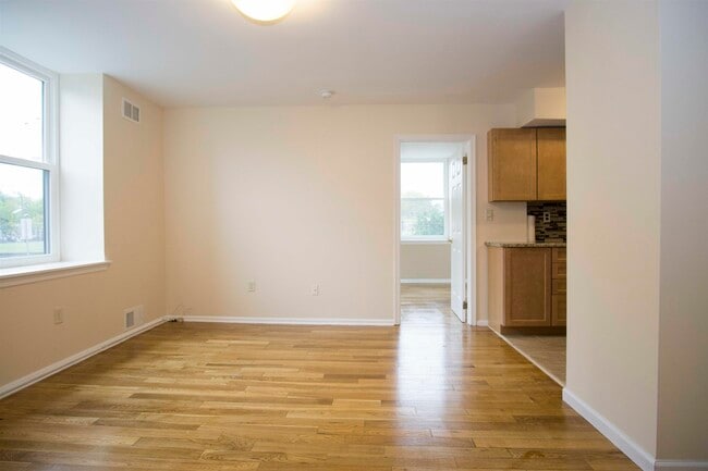 Building Photo - 200 Central Ave