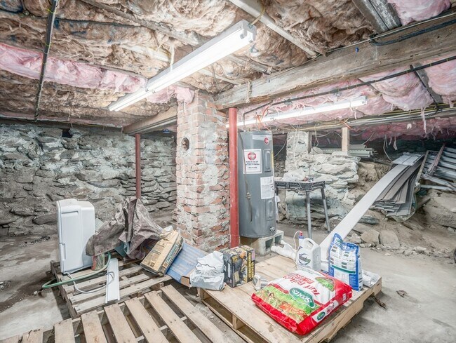 Building Photo - 117 Precinct St