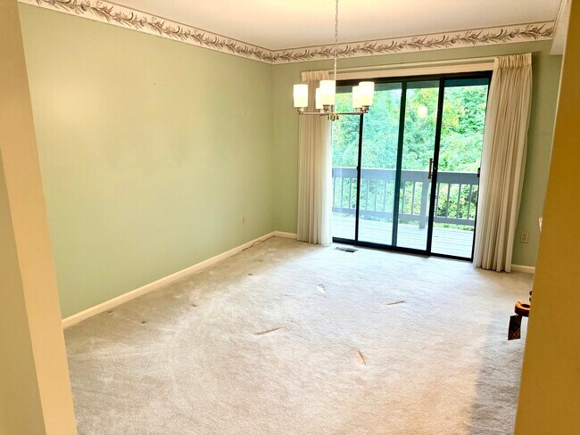Building Photo - 40 Crossroads Ln