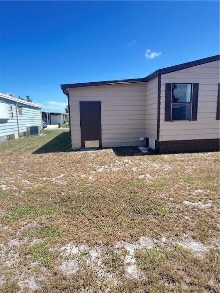 Building Photo - 812 Oleander Cir