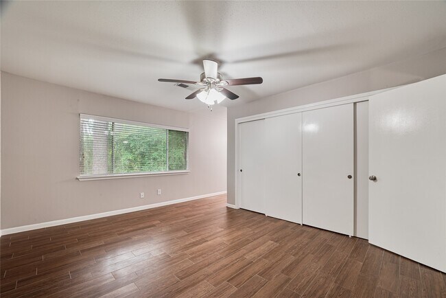 Building Photo - 2425 W Settler's Way