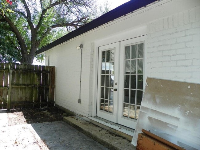 Building Photo - 1306 Colony Creek Dr