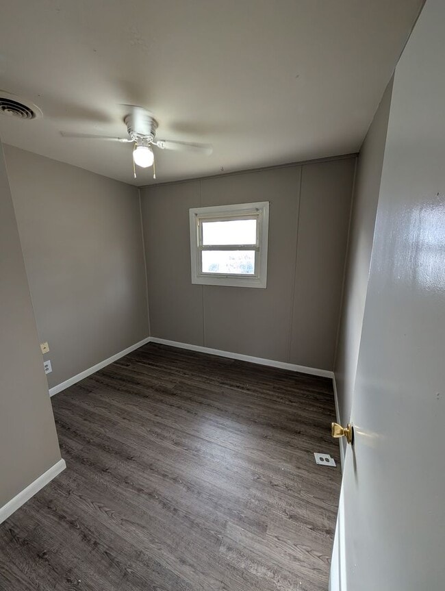 Building Photo - 7 Garnet Ct