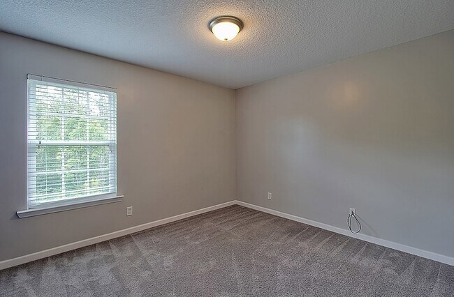 Building Photo - 1429 Evergreen Trl