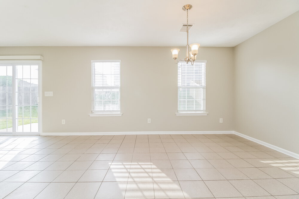 Building Photo - 129 Berele Shepsele Ln