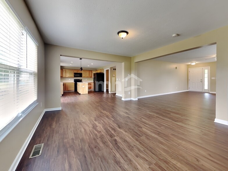 Building Photo - 4230 Mallard Dr