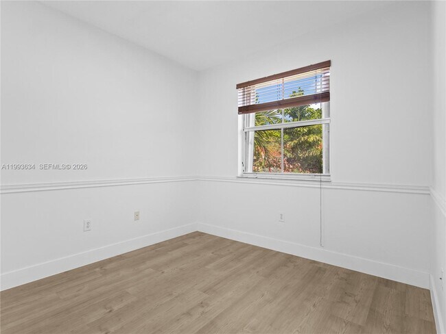 Building Photo - 6201 NW 114th Pl