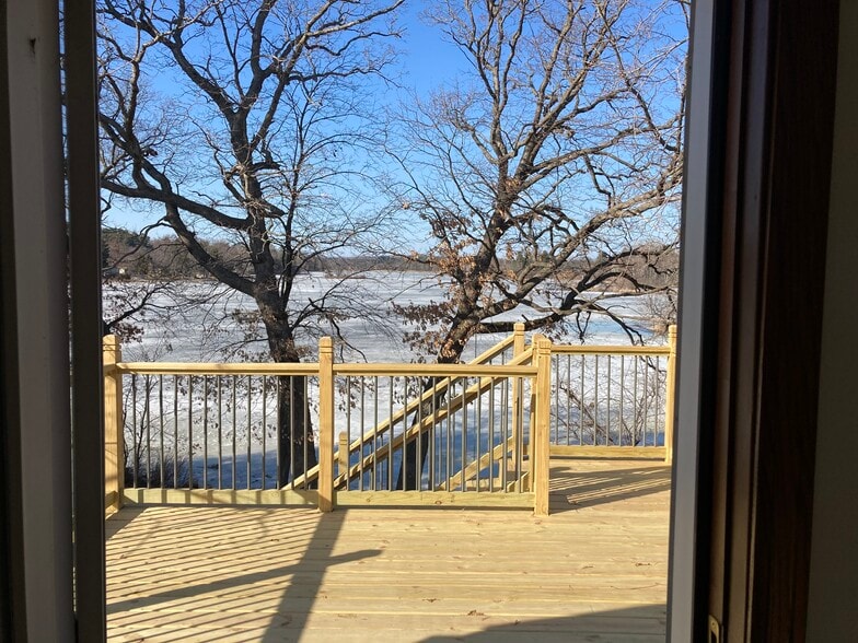 Deck view of lake - 335 Water St
