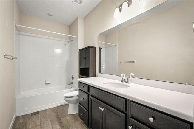 Building Photo - Beautiful 3/2 with Fully Fenced Backyard a...
