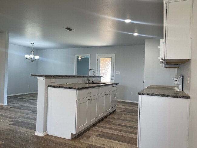 Building Photo - 3 bed 2 bath in Frenship ISD