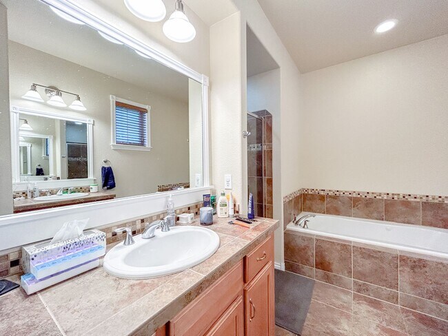 Building Photo - Central Park Home For Rent