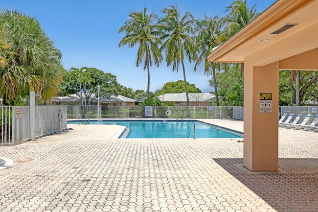 Building Photo - 1301 Sun Terrace Ct